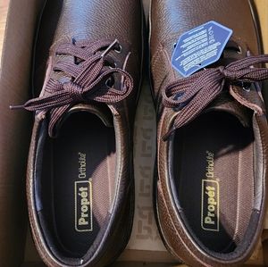 BRAND NEW Size 16 5E Propet Village Oxford Walking Shoes